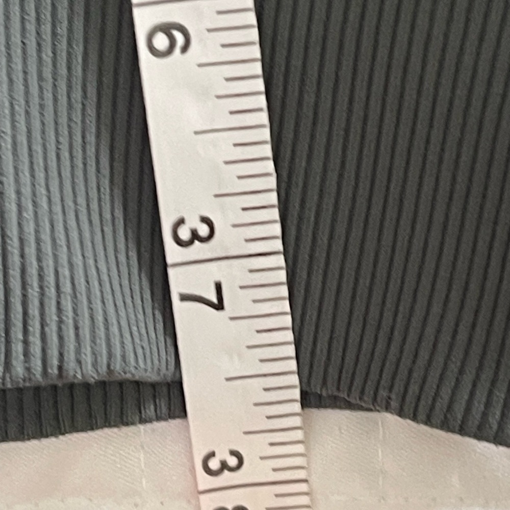 Lululemon Dance Studio Mid-Rise Jogger *Full Length
Dark Forest size 4 - Picture 12 of 13